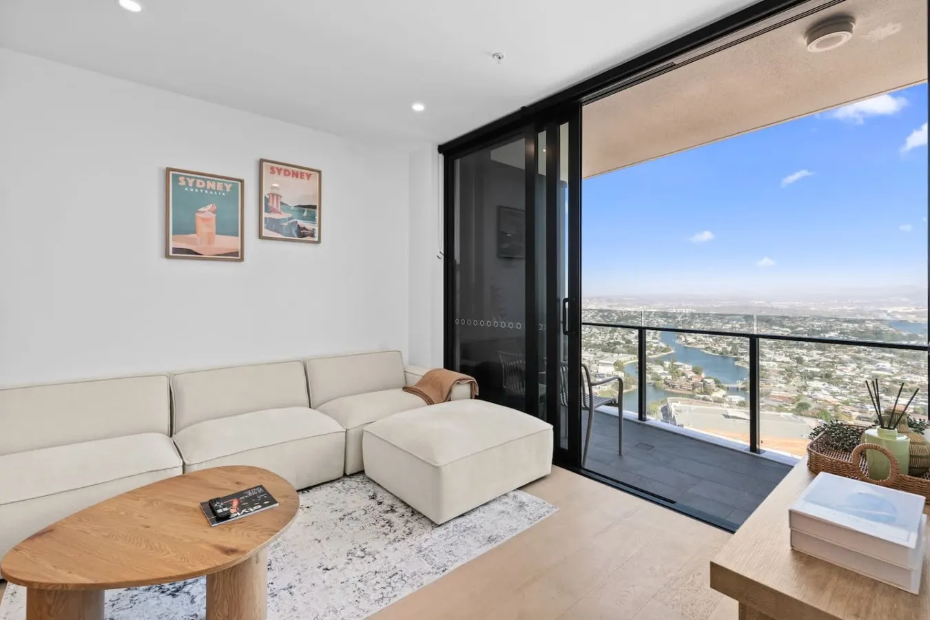 High-Floor 1BR with Views@ Broadbeach 12