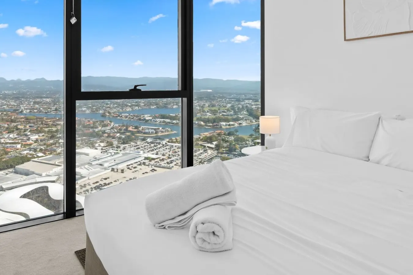 High-Floor 1BR with Views@ Broadbeach 16