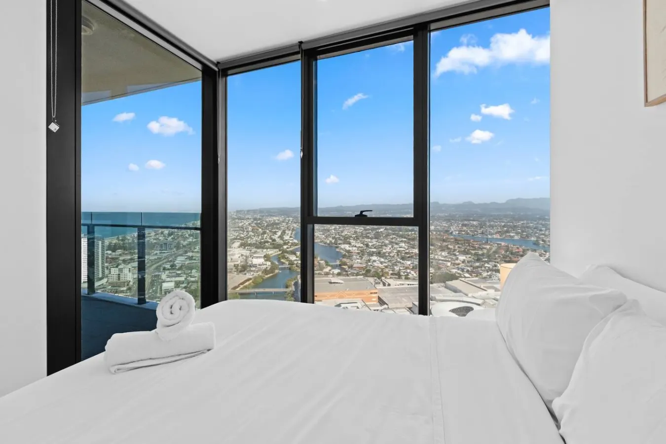 High-Floor 1BR with Views@ Broadbeach 19