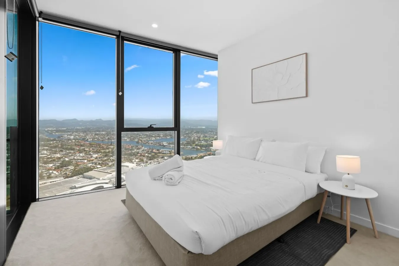 High-Floor 1BR with Views@ Broadbeach — photo 4