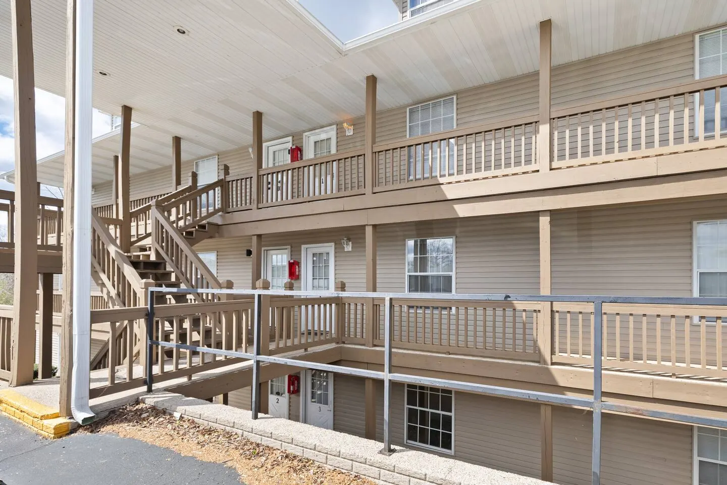 All New! Close to Branson Strip & Marina, 2 Lakes 16