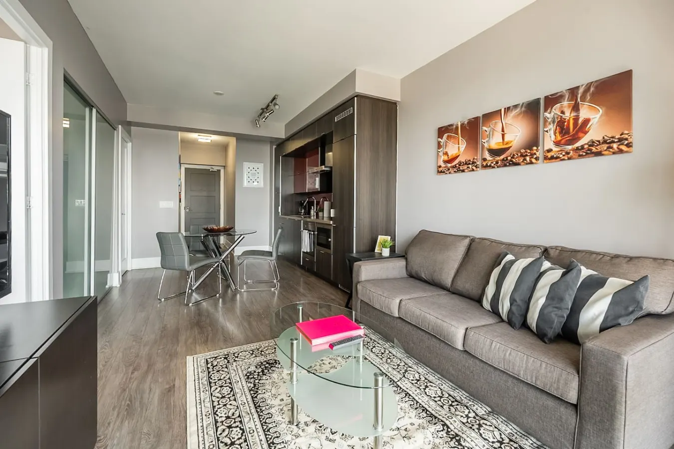 Modern Luxury 1BR Prime Location Amazing Views 10