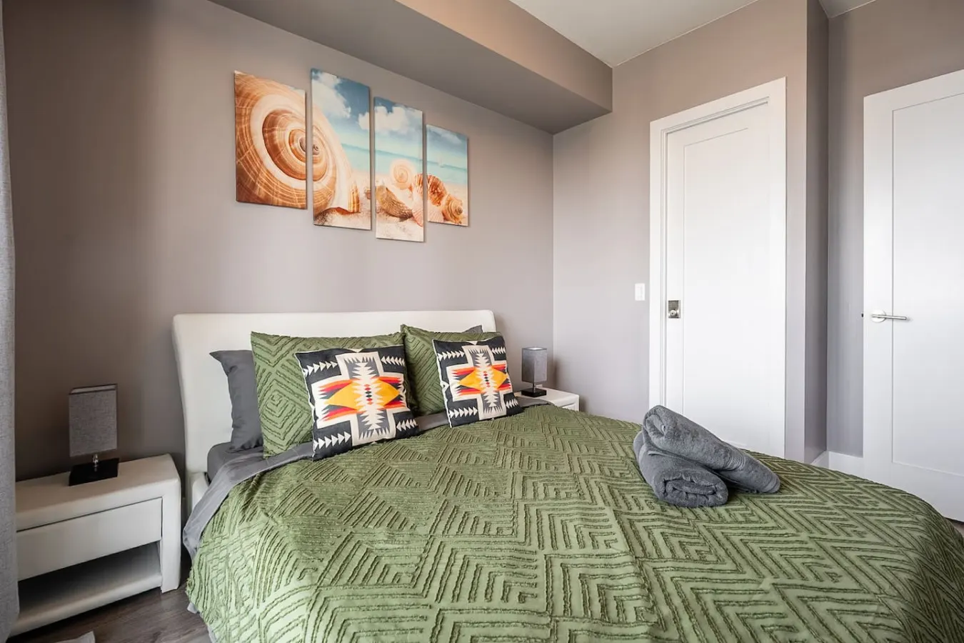 Modern Luxury 1BR Prime Location Amazing Views 4