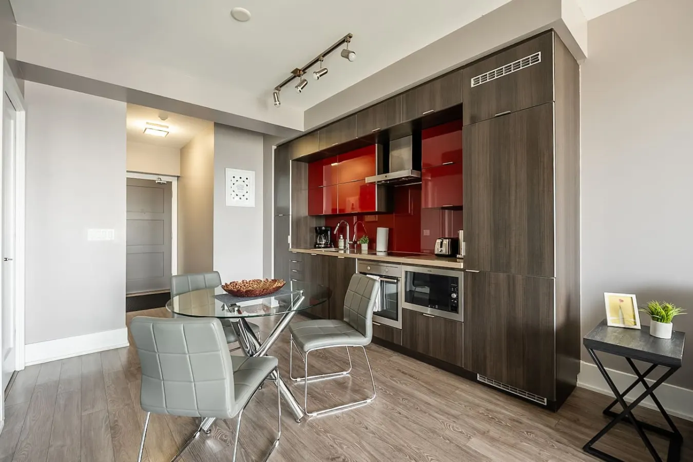 Modern Luxury 1BR Prime Location Amazing Views 7