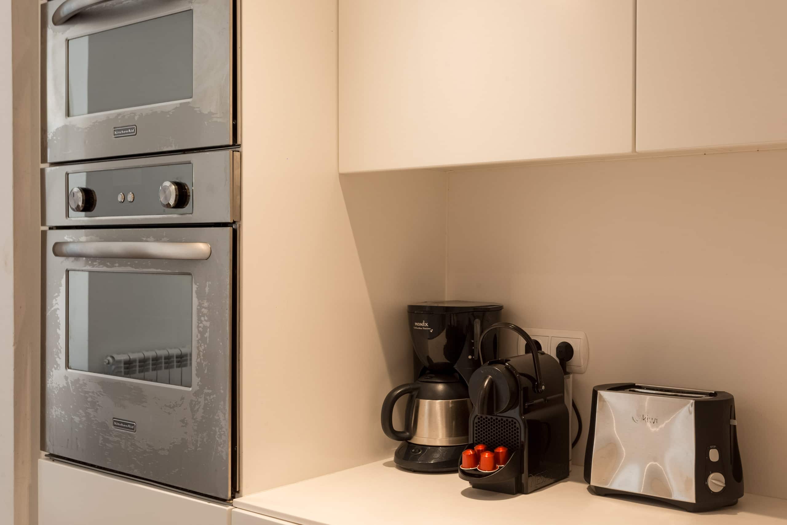 Splendid apartment near Café a Brasileira in Chiado 12