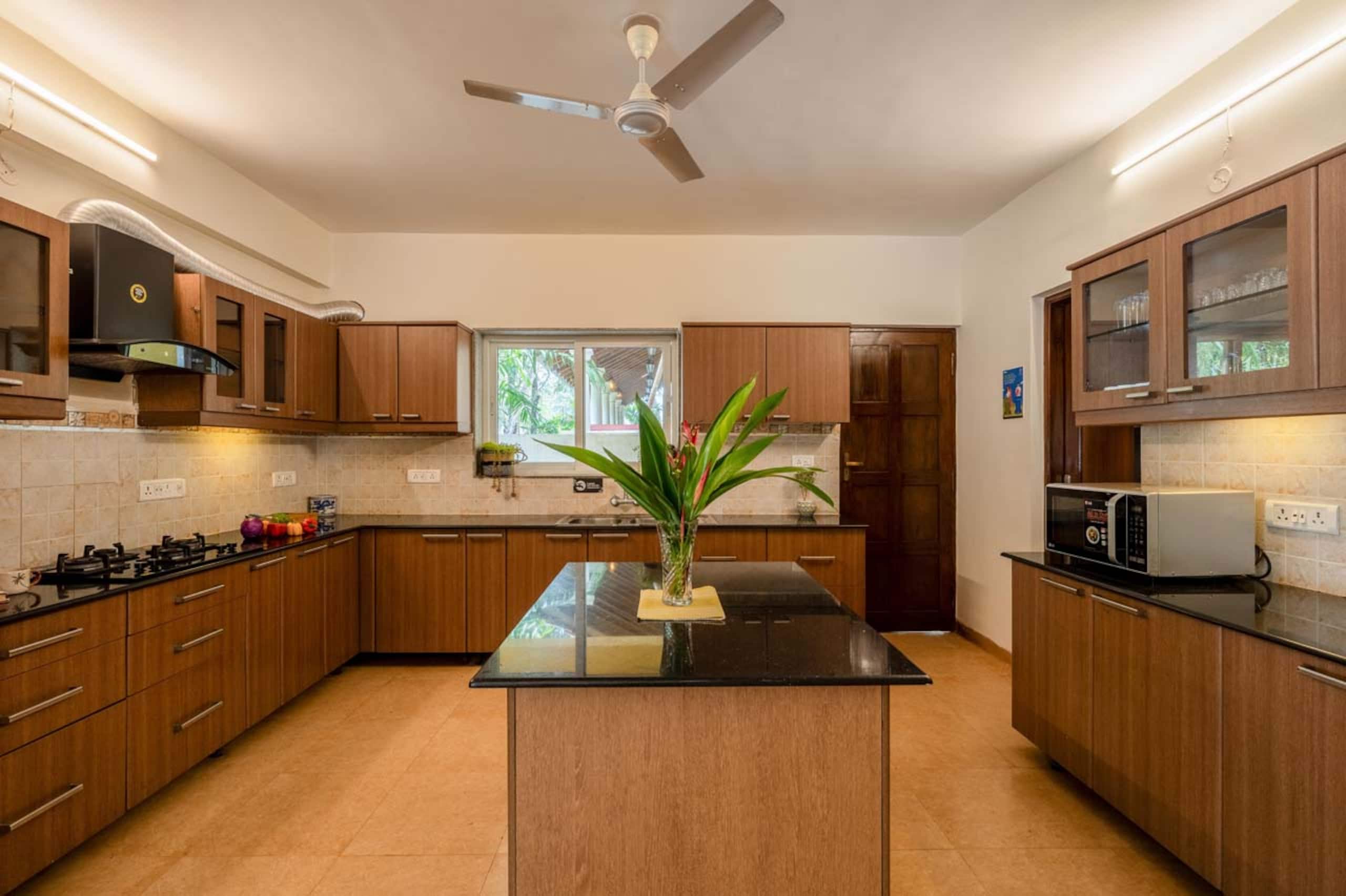 HumbleRock(Yellow) - 3BHK | 700m to beach l Bkfast 16