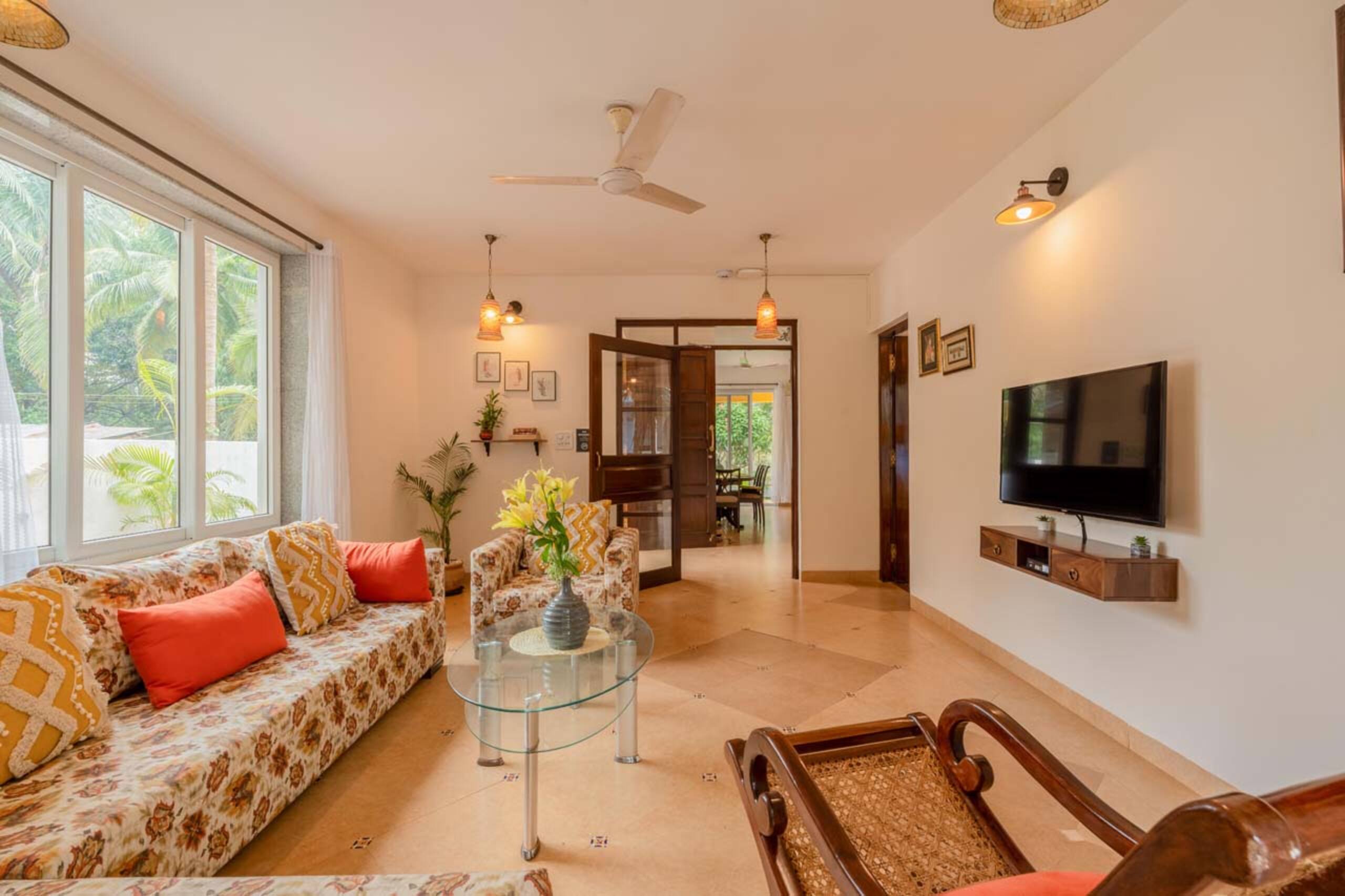 HumbleRock(Yellow) - 3BHK | 700m to beach l Bkfast 40