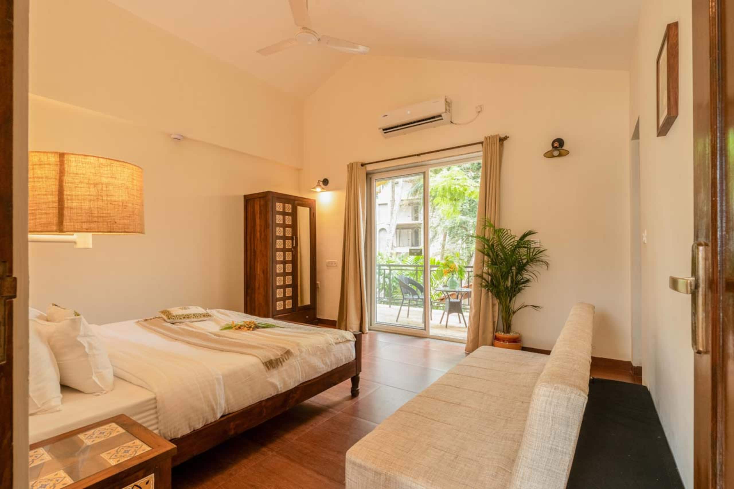HumbleRock(Yellow) - 3BHK | 700m to beach l Bkfast 22