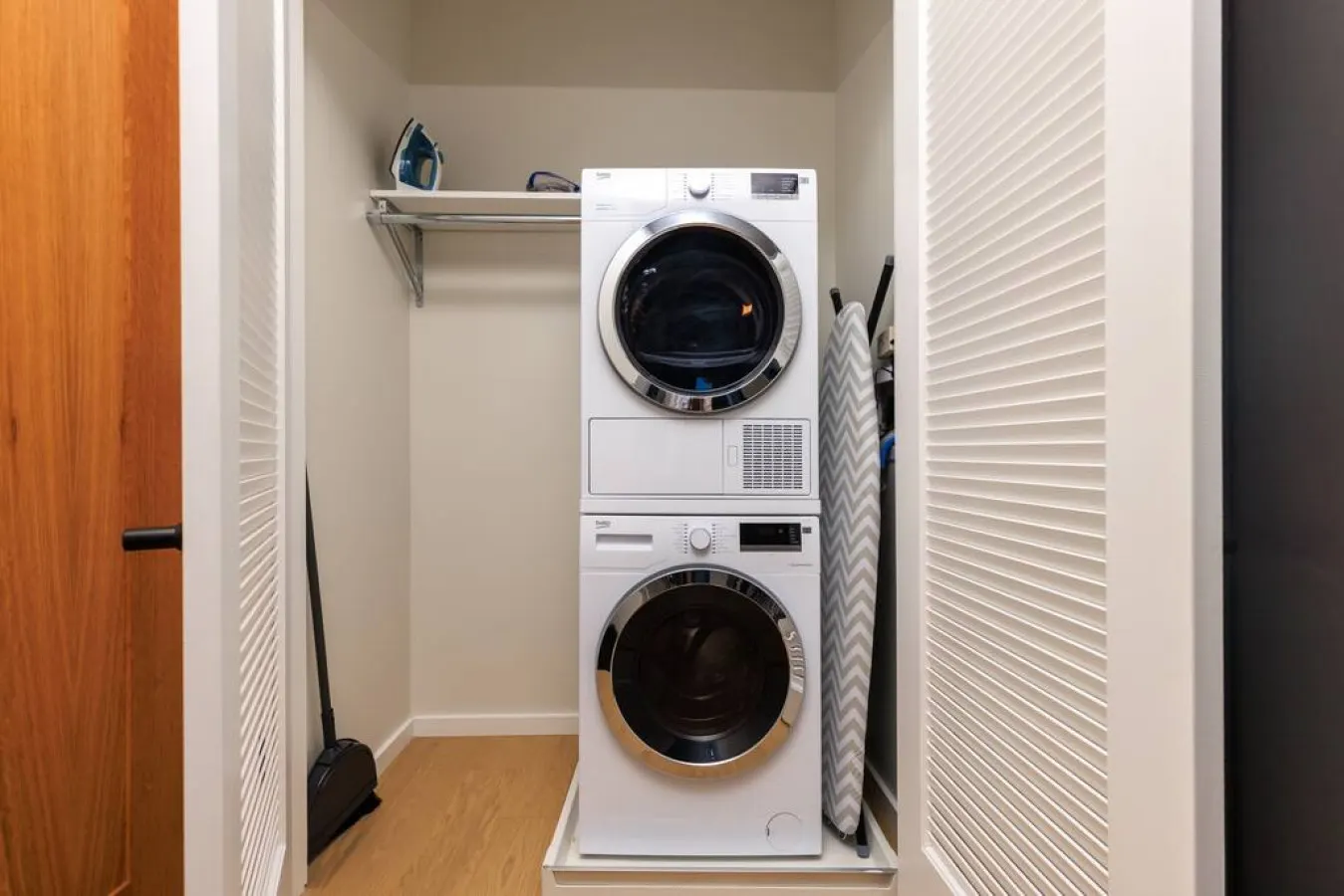 Wonderful 1BR in Mission Hill! 12
