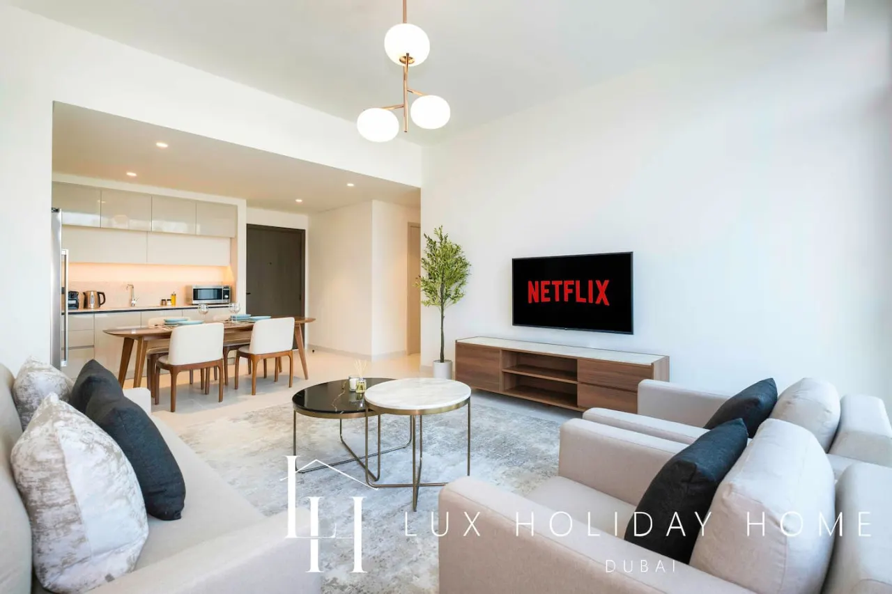 LUX The Marina Vista Beachfront Suite 2 6