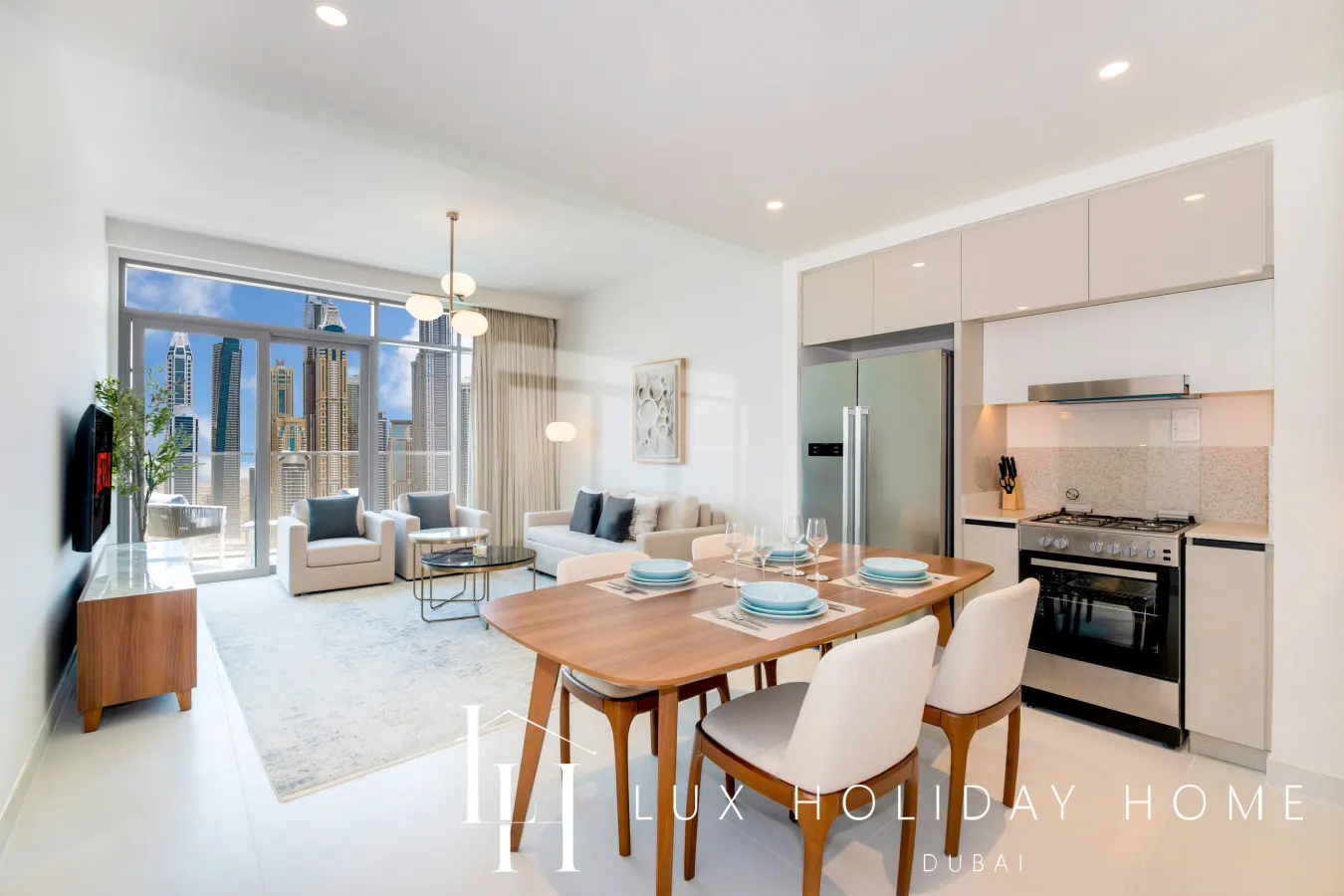LUX The Marina Vista Beachfront Suite 2 7