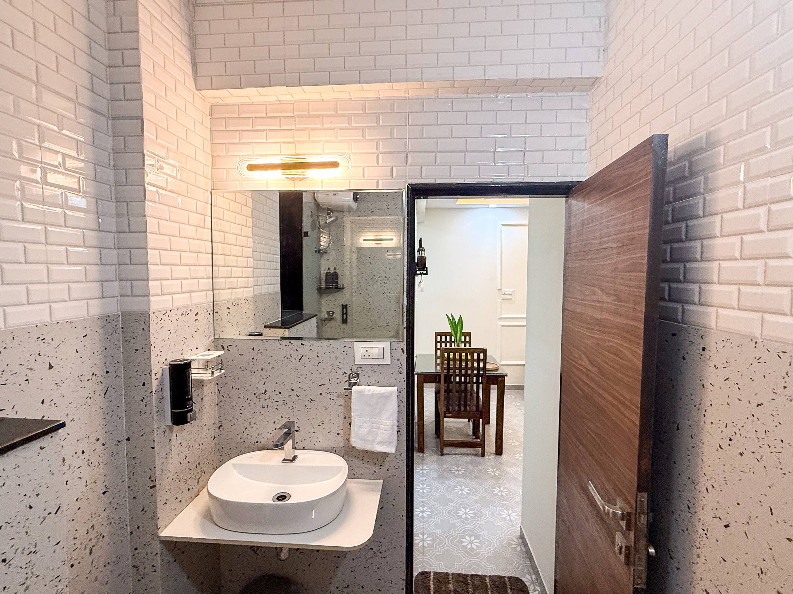 Luxury Garden-View 1BHK | Near Candolim Beach 31