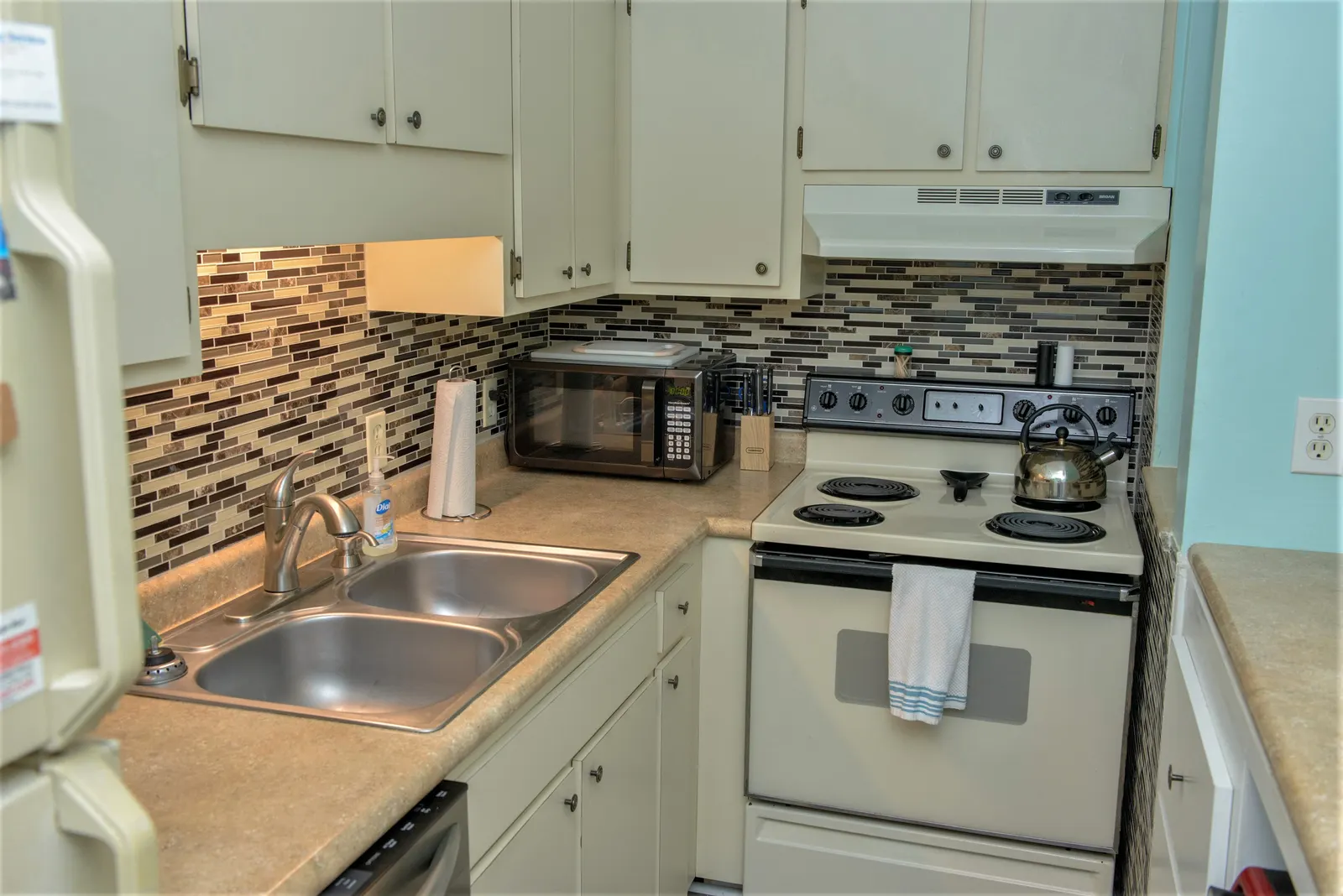 Sunswept 102-Beachfront 1br with Beautiful Views — photo 2