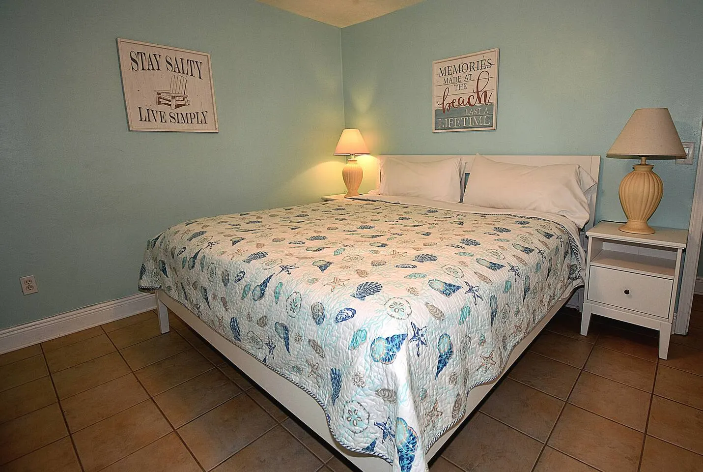 Sunswept 102-Beachfront 1br with Beautiful Views 12