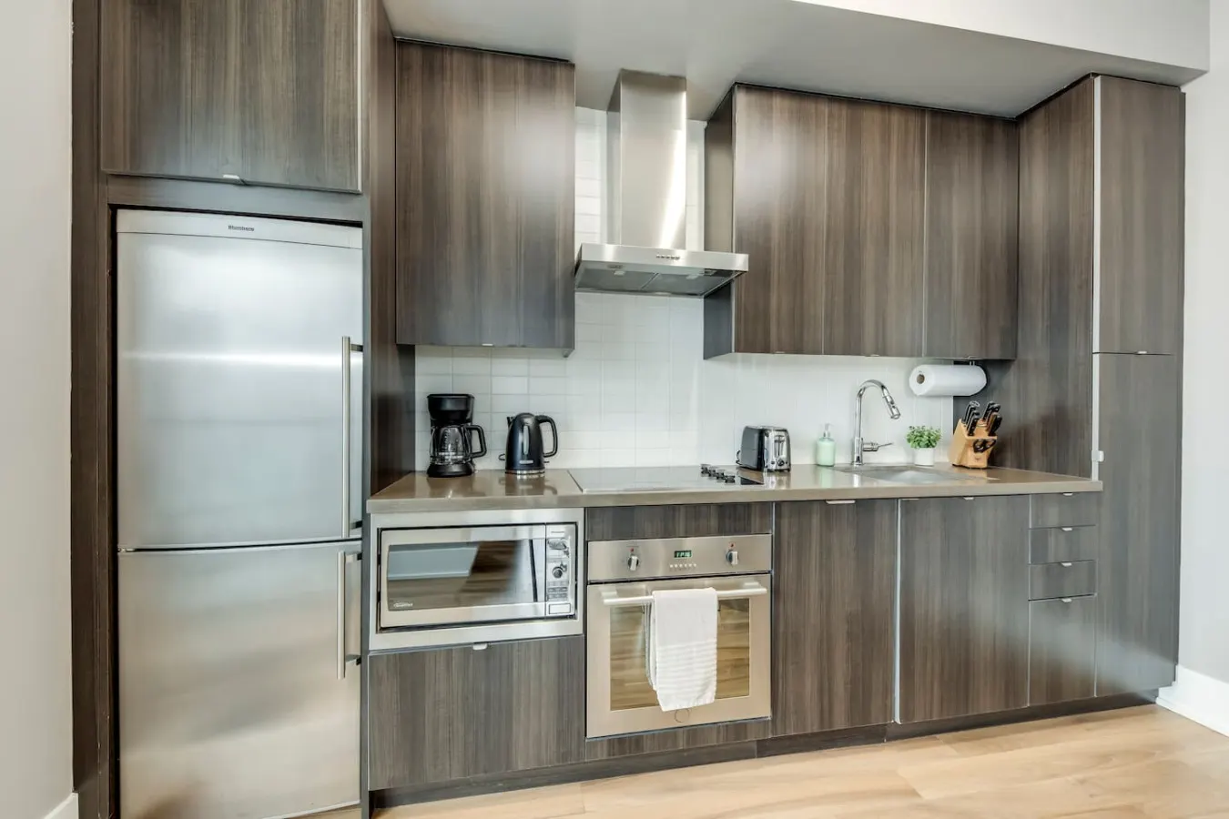 Newly Designed 1BR Condo Sleeps 4 City Views 2