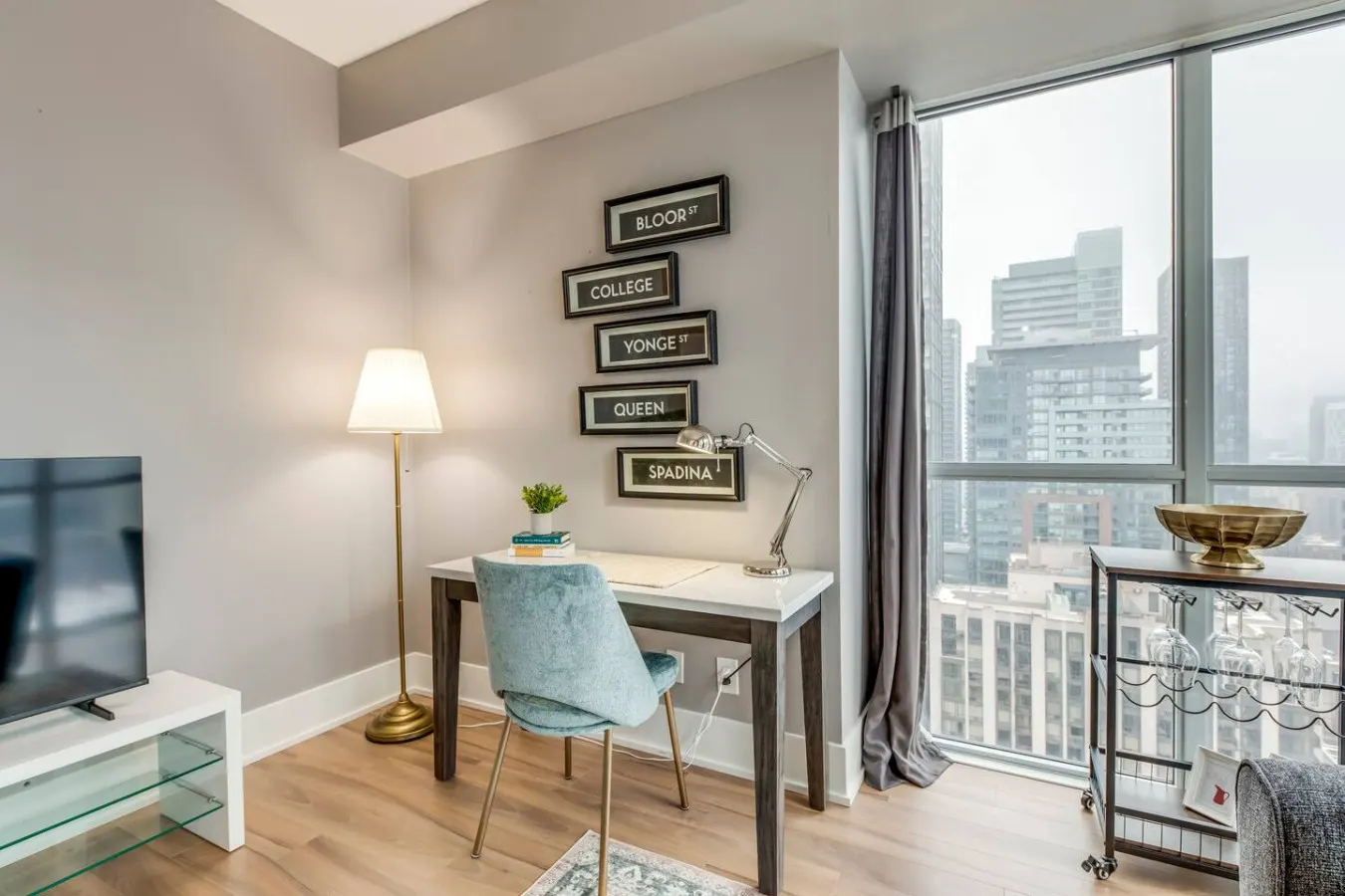 Newly Designed 1BR Condo Sleeps 4 City Views 10