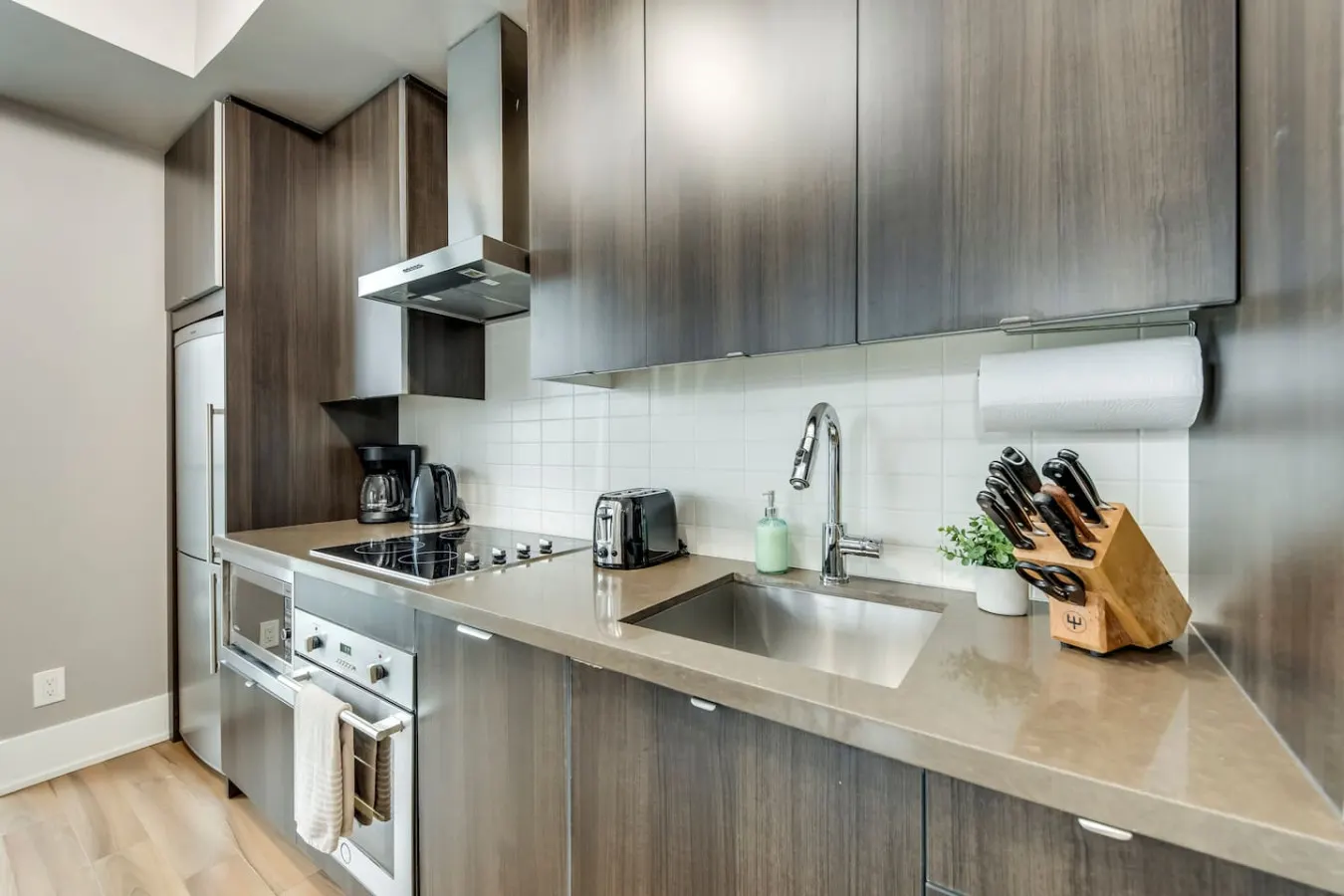 Newly Designed 1BR Condo Sleeps 4 City Views 15