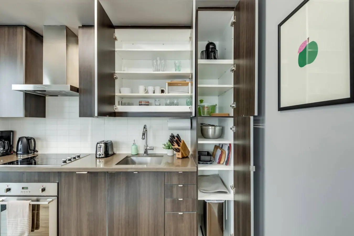 Newly Designed 1BR Condo Sleeps 4 City Views 18