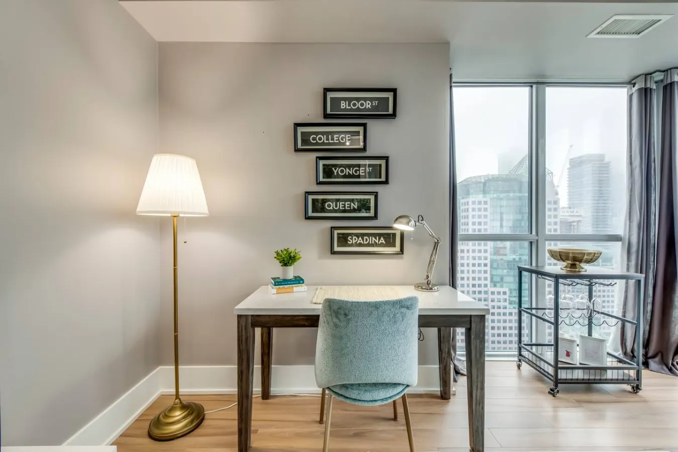 Newly Designed 1BR Condo Sleeps 4 City Views 5