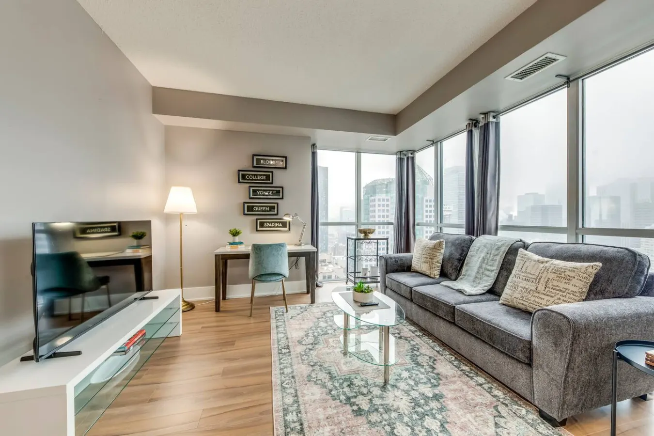Newly Designed 1BR Condo Sleeps 4 City Views 7