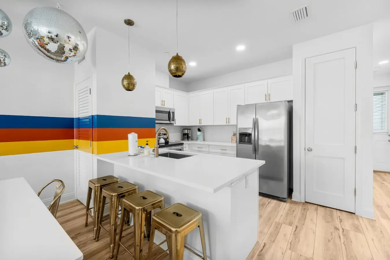 Groovy Shack ~ Walk to Beach! ~ W/D ~ 3 Bed/3 Bath 13