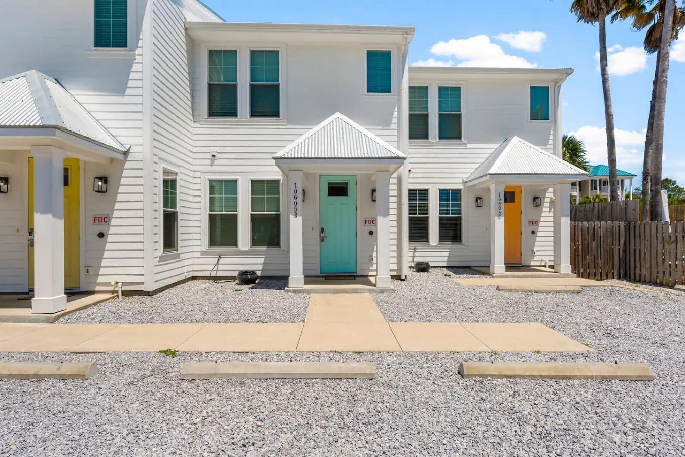 Groovy Shack ~ Walk to Beach! ~ W/D ~ 3 Bed/3 Bath 5