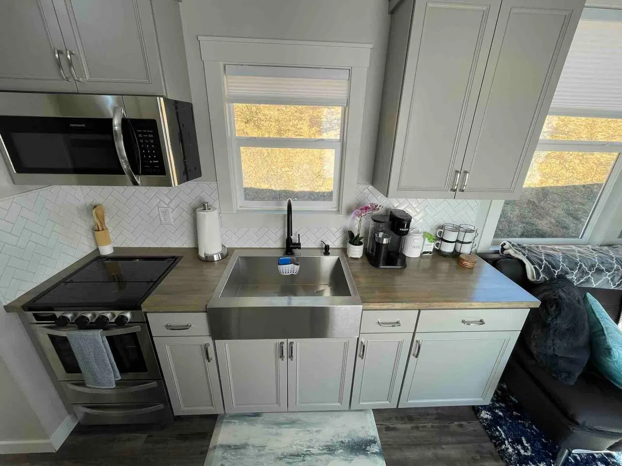 Delightful 1-bedroom Tiny Home w/ indoor fireplace — photo 2