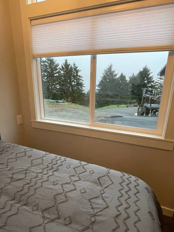 Delightful 1-bedroom Tiny Home w/ indoor fireplace 11