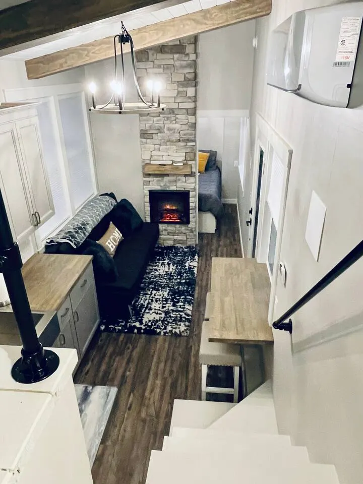 Delightful 1-bedroom Tiny Home w/ indoor fireplace — photo 4