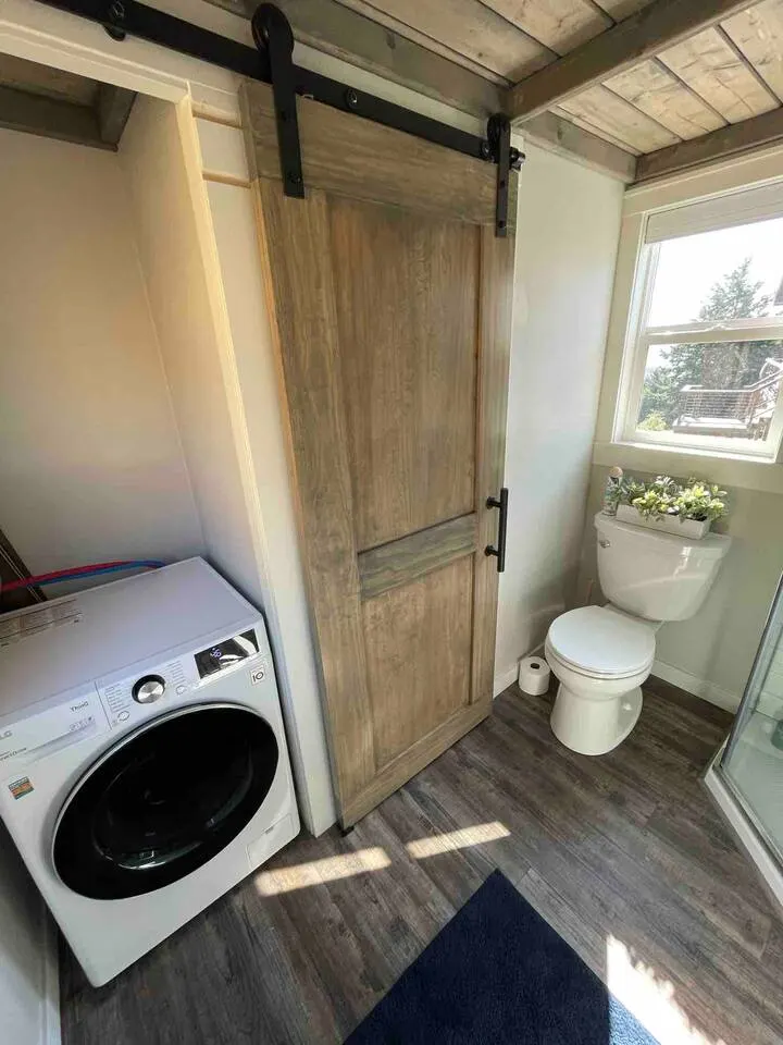 Delightful 1-bedroom Tiny Home w/ indoor fireplace — photo 5
