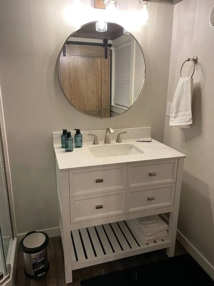 Delightful 1-bedroom Tiny Home w/ indoor fireplace 6