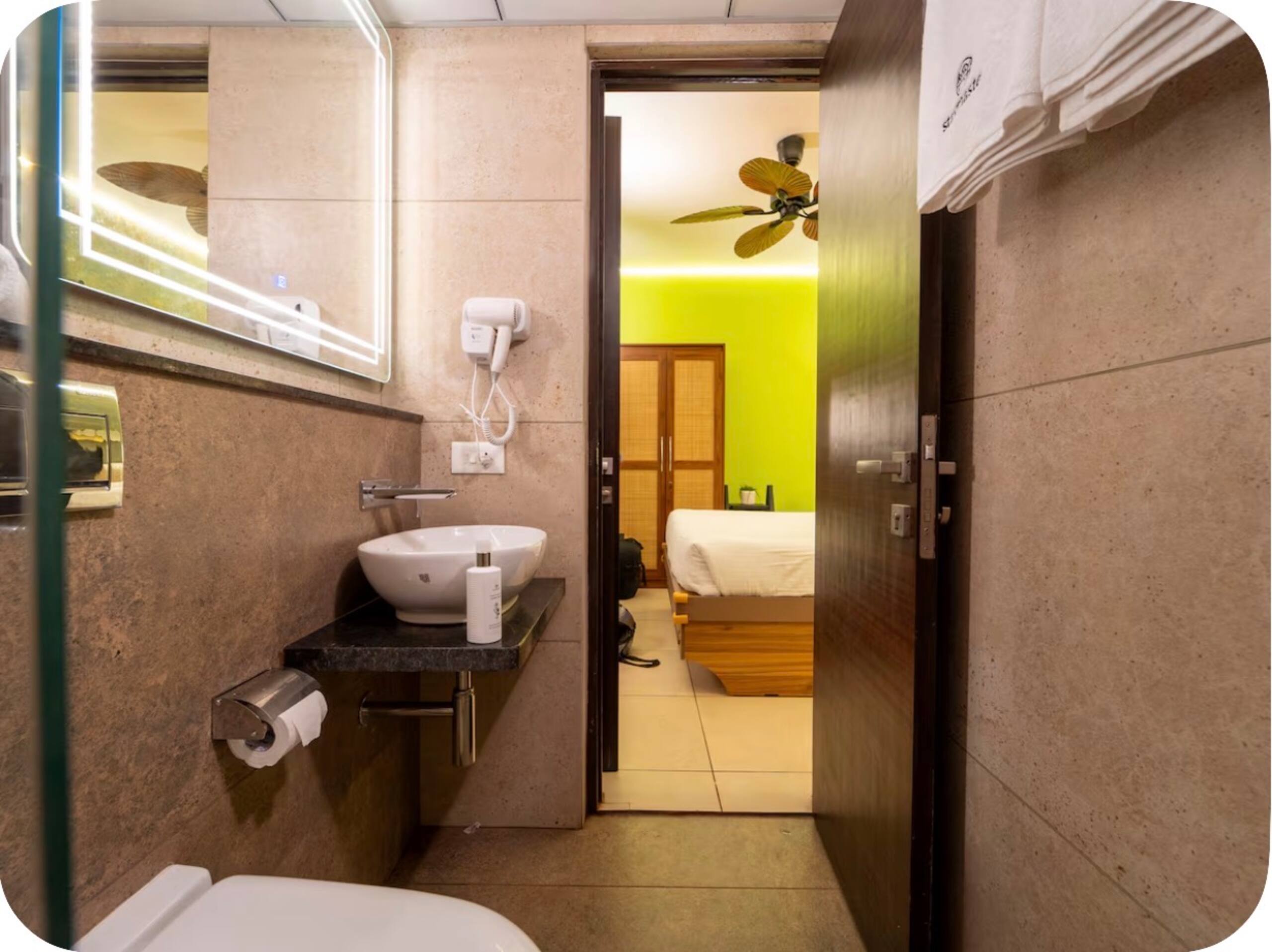 Peaceful Gem |Private Jacuzzi|Sauna|Pool in Siolim 21