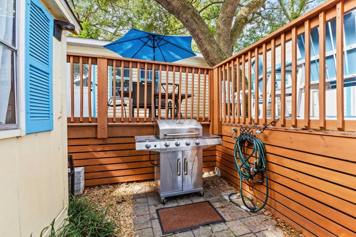 Under The Oak Steps To Beach & Patio w/ Grill 12