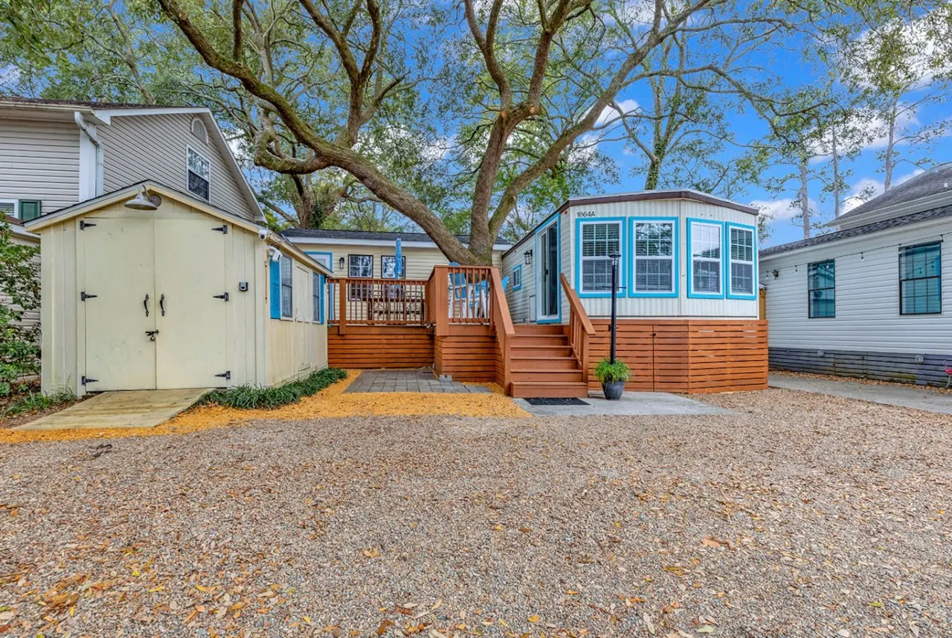 Under The Oak Steps To Beach & Patio w/ Grill 8
