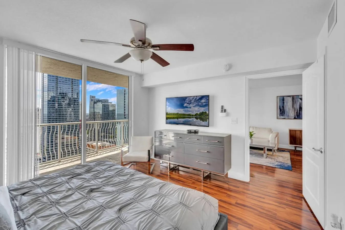 40th floor Ocean View - Best Location 6