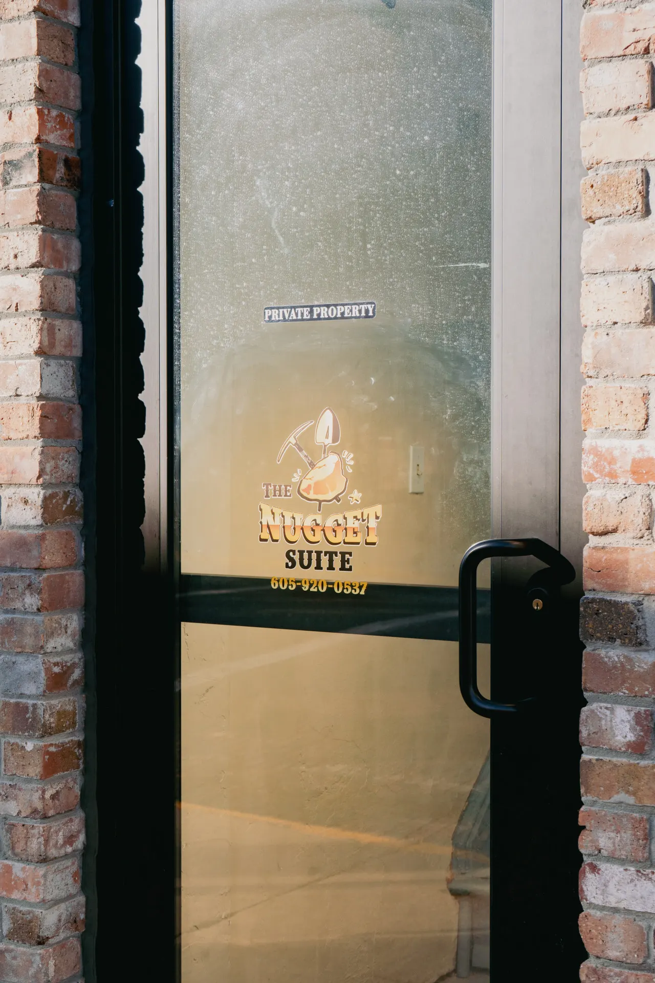 Nugget Suite - Main Street 18