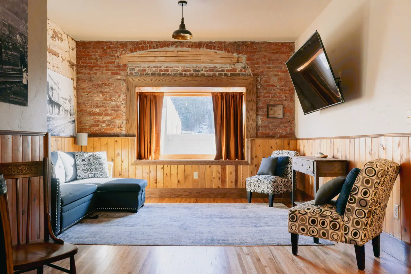 Nugget Suite - Main Street 3
