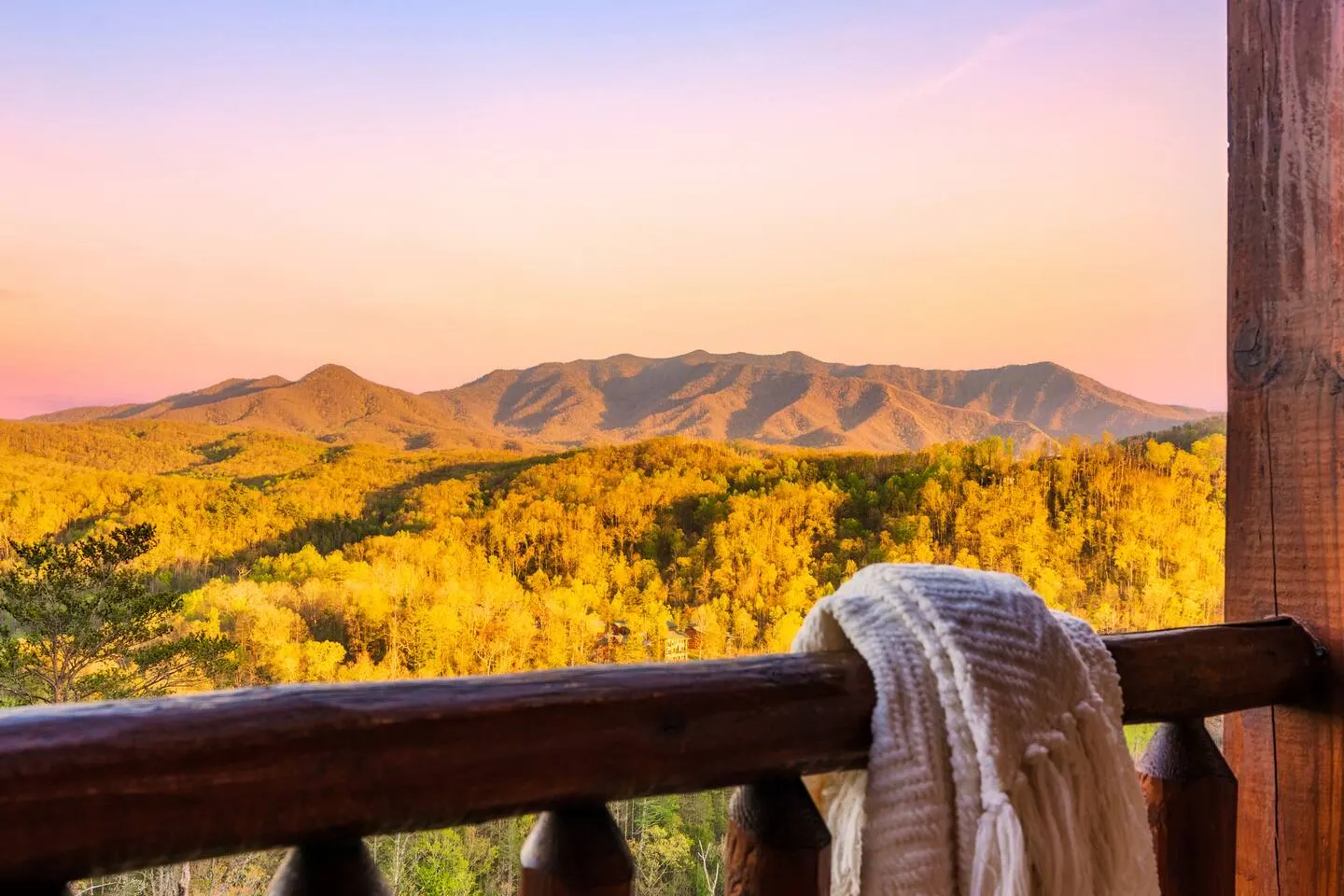 Spectacular Mtn Views, Hot Tub, Resort Pool, Games 2