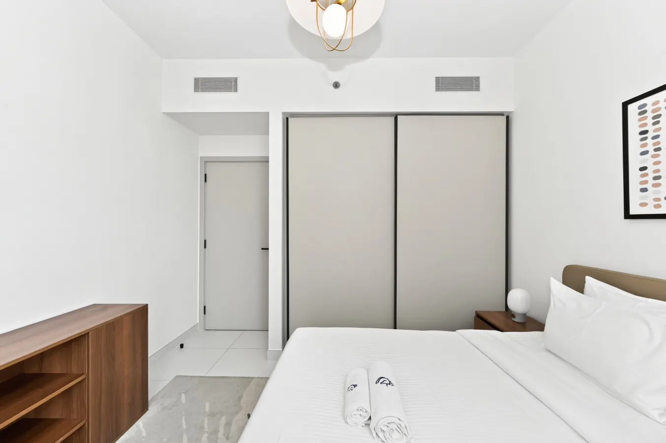 Seascape Sanctuary: 4-Bedroom Beachfront Bliss 14