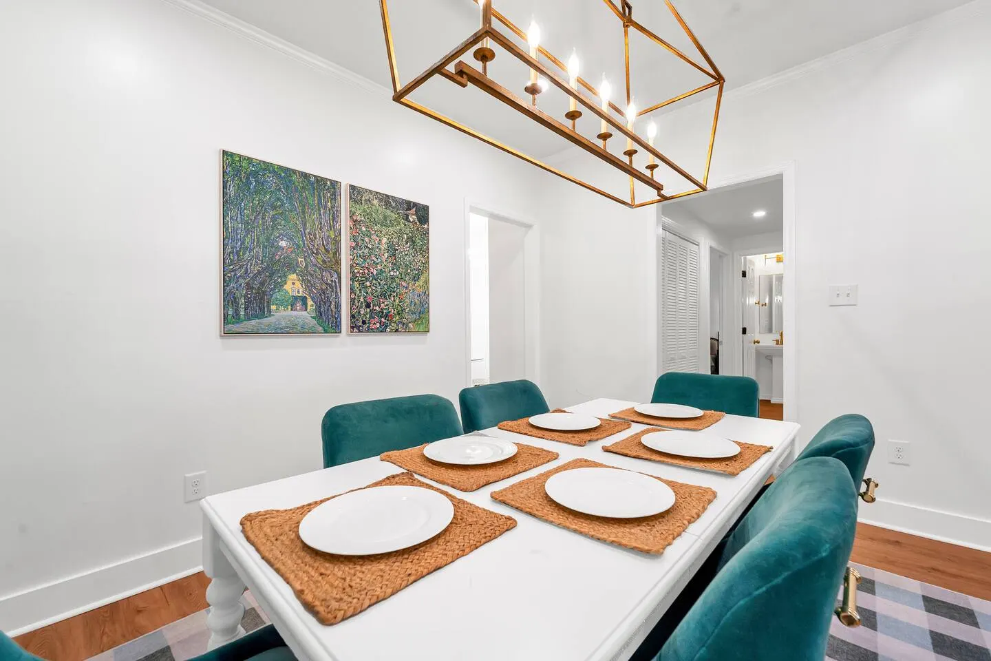 5 Beds 4 Bdrm 4 Bath 2 Laundry Rooms 9