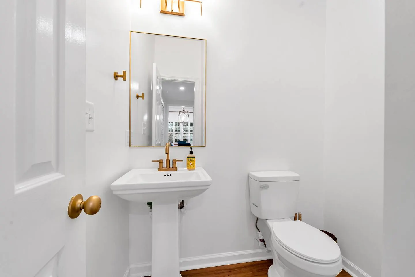 5 Beds 4 Bdrm 4 Bath 2 Laundry Rooms 15