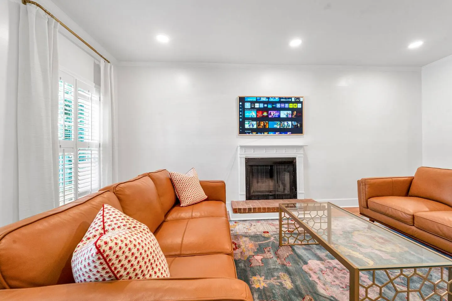 5 Beds 4 Bdrm 4 Bath 2 Laundry Rooms 6