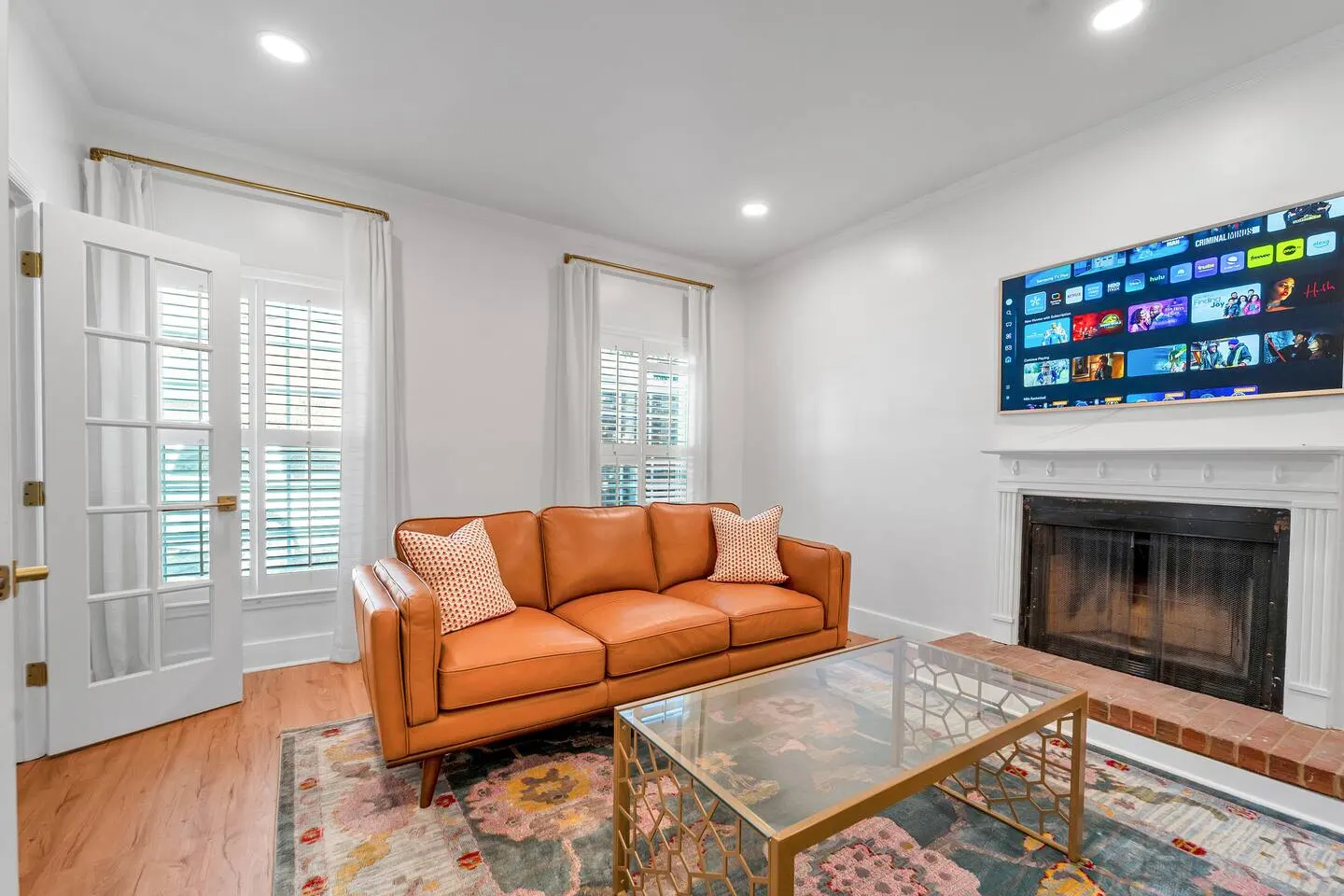 5 Beds 4 Bdrm 4 Bath 2 Laundry Rooms 7
