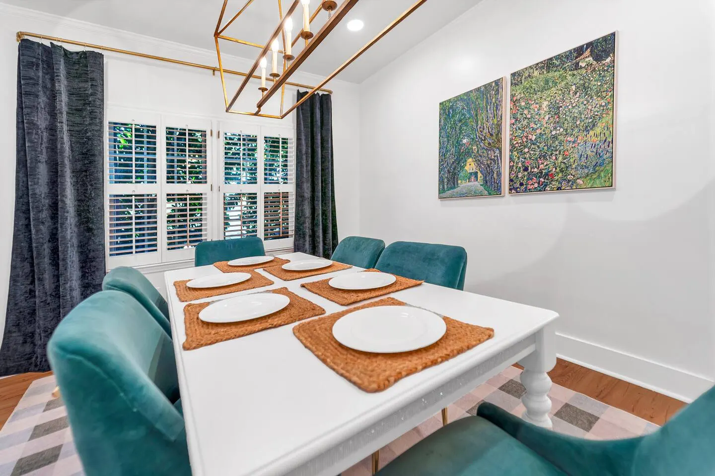 5 Beds 4 Bdrm 4 Bath 2 Laundry Rooms 8
