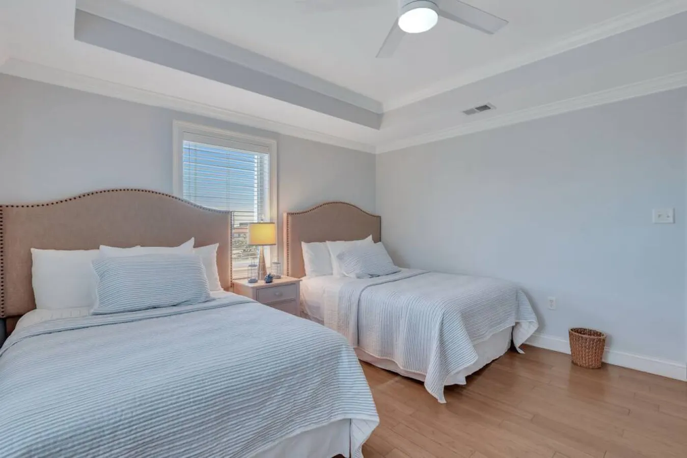 3 BR Condo 2 Pools and Hot Tub Walk to Beach 14