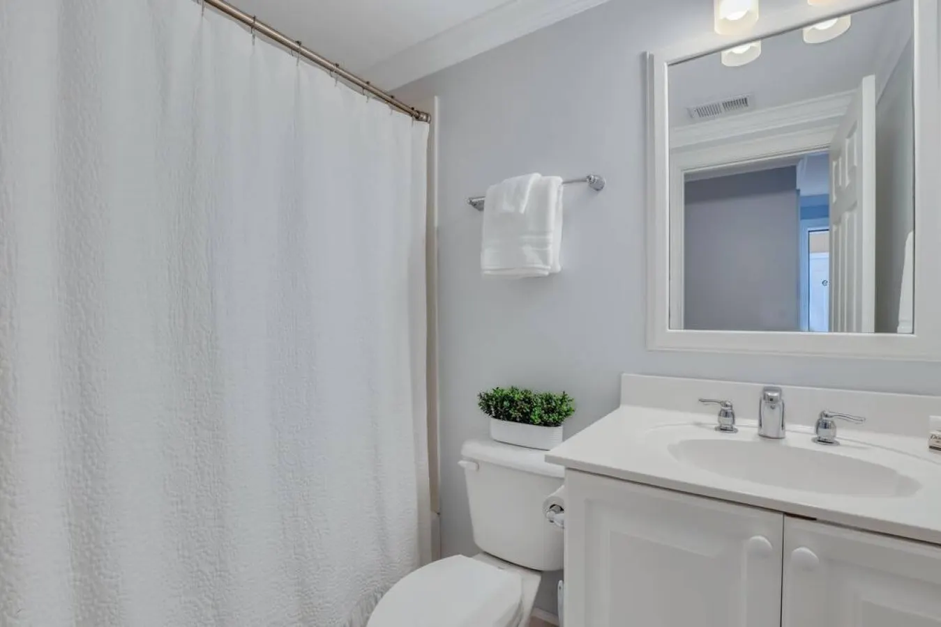 3 BR Condo 2 Pools and Hot Tub Walk to Beach 15