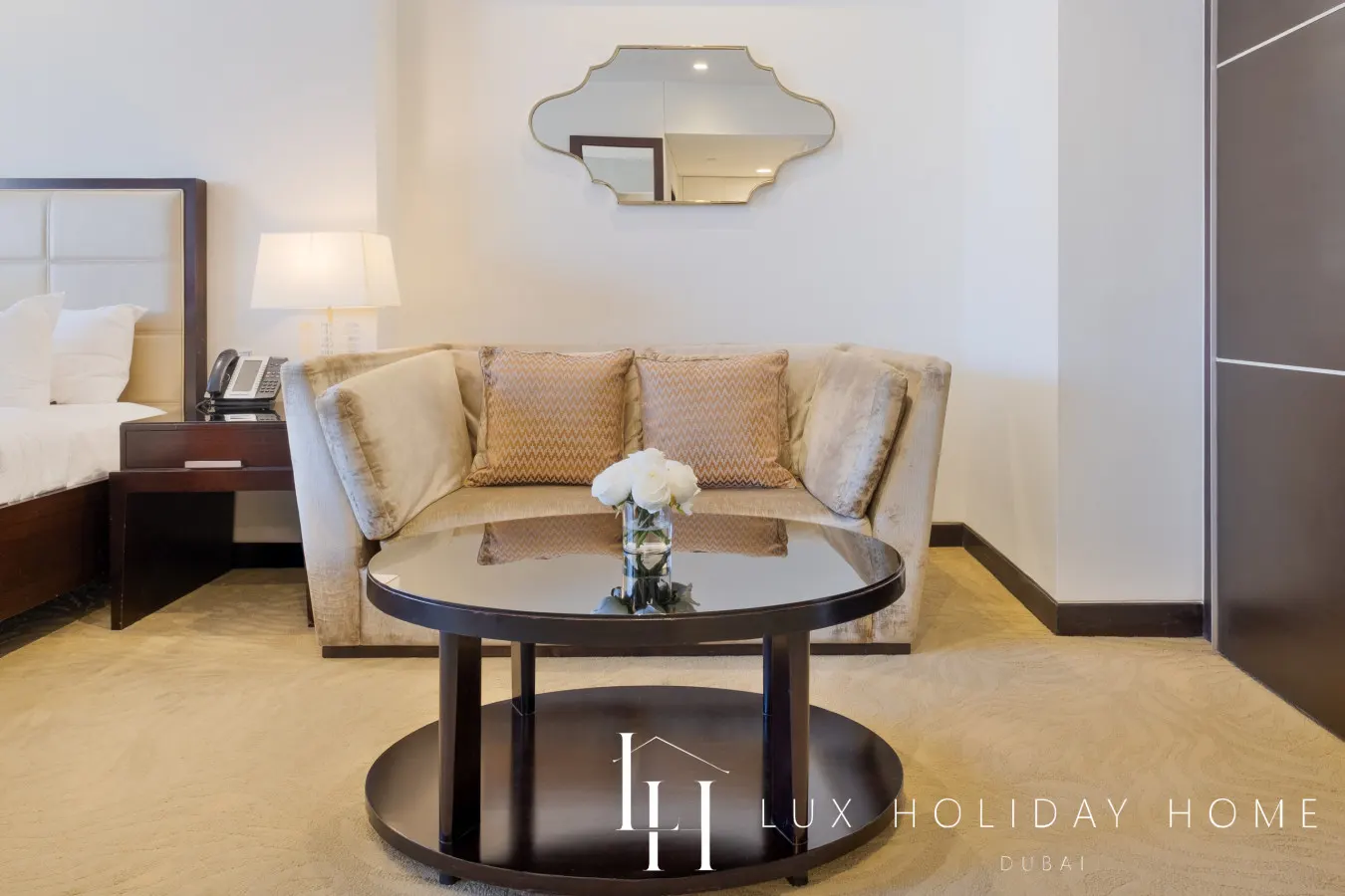 LUX The JW Marina Studio 3 11