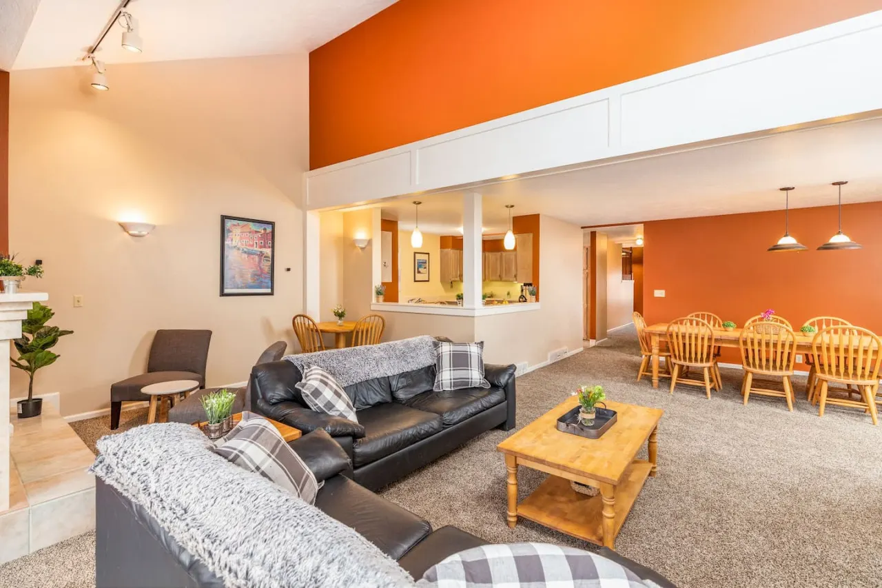Cottonwood Heights Vacation Rental Near Big & Little Cottonwood Canyons | Hot Tub (Pet Friendly)