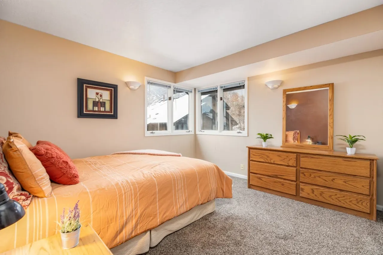 Cottonwood Heights Vacation Rental Near Big & Little Cottonwood Canyons Hot Tub (Pet Friendly) 19