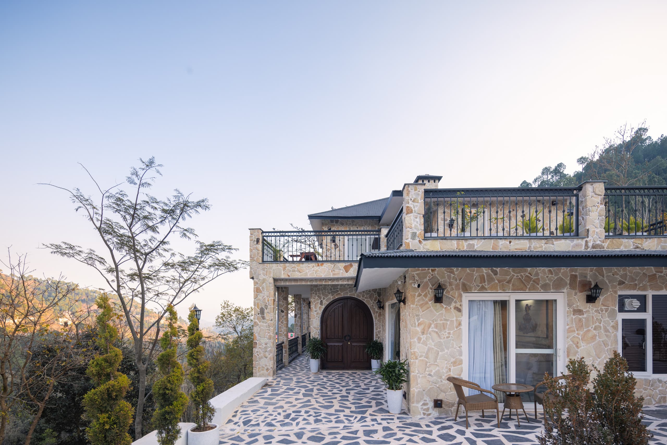 DaCations @ Salud W/ Heated Pool near Kasauli 32